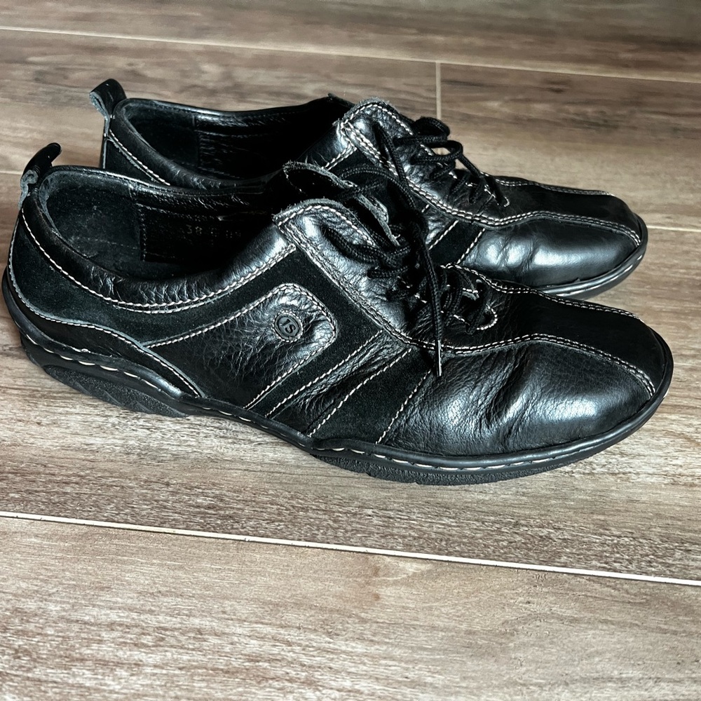 Ladies Black Leather Casual Comfort walking Shoes